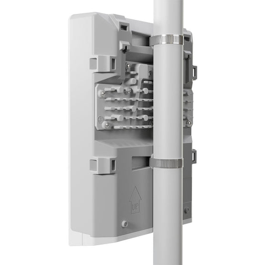 MIKROTIK NETPOWER 16P Switch Para Exterior 16 Puertos PoE y 2 Puertos SFP+